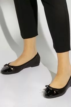 Dune London Wide Fit Hartlyn Black Toe Cap Bow Ballerinas 13 Dune London Wide Fit Hartlyn Black Toe Cap Bow Ballerinas -Style Sole Zone C94885s6